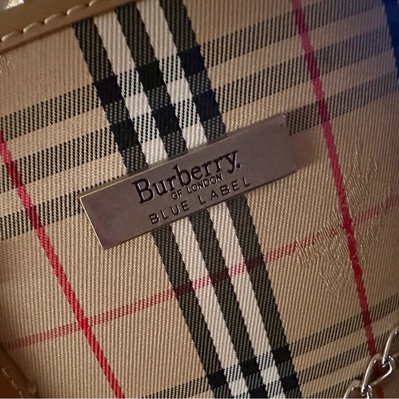 Iconic Designer Plaid Bucket Shoulder Bag with Attached Wallet Perfect NEW - Picture 12 of 16